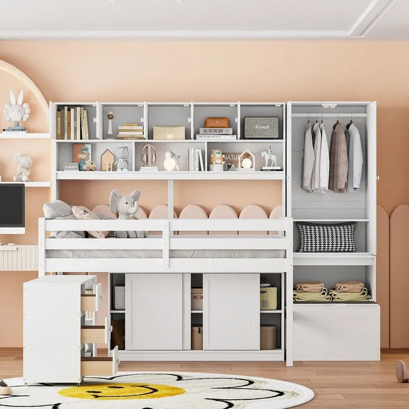 Houten hoogslaper in Full Size met veel opbergruimte, bureau onder het bed, laden en planken