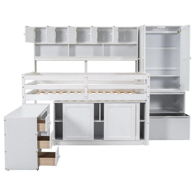 Houten hoogslaper in Full Size met veel opbergruimte, bureau onder het bed, laden en planken